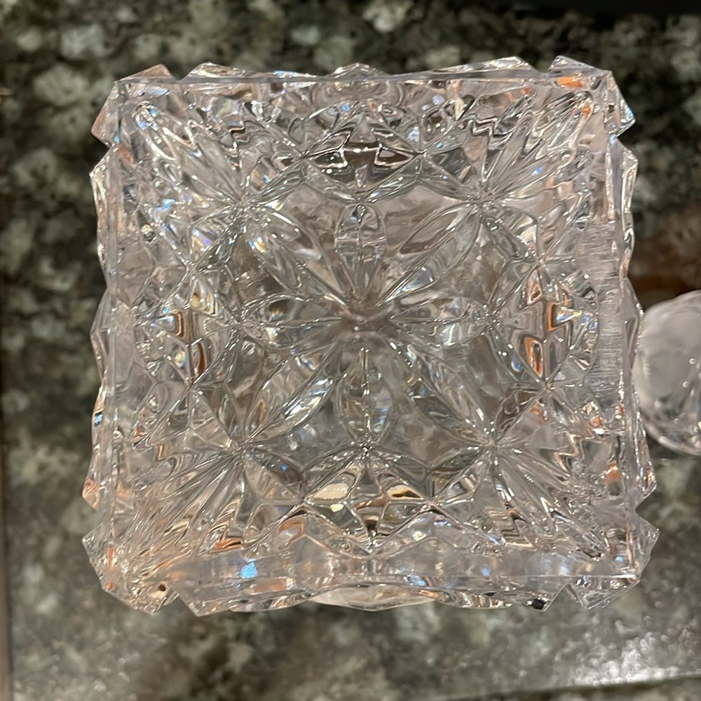 Vintage Bohemian Cut Crystal Decanter for Your Home Bar Collection - Picture 8 of 10